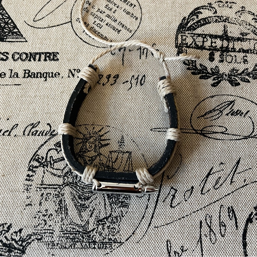 Leather skull cuff bracelets - Picture 7 of 11